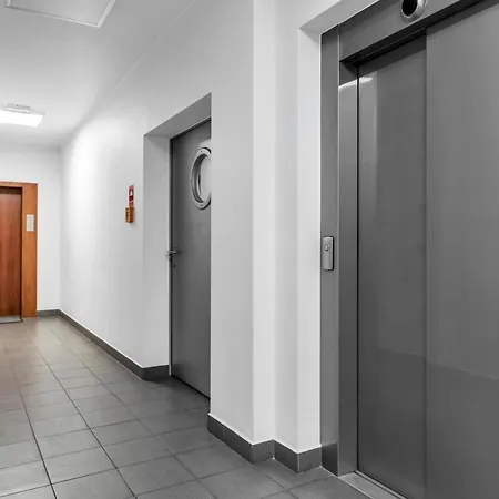 1br New 20min Centre Parking Varsó